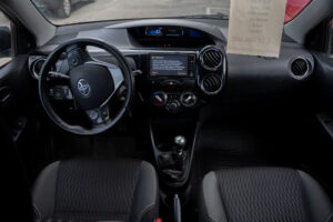 Toyota Etios Xls 1.5 6 M/t - Imagen 6