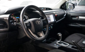 Toyota Hilux 4x4 Dc Srv 2.8 Tdi 6 At - Imagen 4