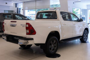 Toyota Hilux 4x4 Srv 2.8 Tdi 2025 - Imagen 9
