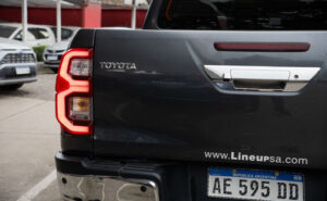 Toyota Hilux 4x4 Dc Srv 2.8 Tdi 6 At - Imagen 12