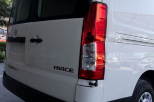 Toyota Hiace 2.8 Tdi Furgón 6at L2h2 3a 5p - Imagen 11