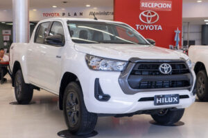 Toyota Hilux 4x4 Dc Sr 6 At 2025