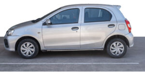 Alternative view of Toyota Etios X 1.5 6 Mt 5p